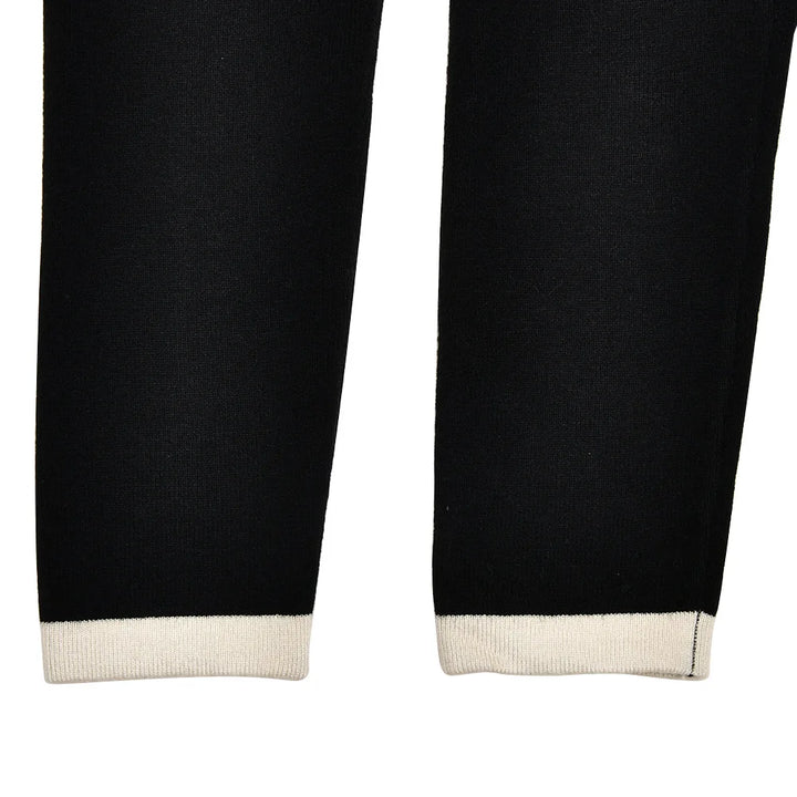 חליפת שני חלקים סרוגה בעיצוב קלאסי מחויט סריג ומכנסיים קצרים - אלנה