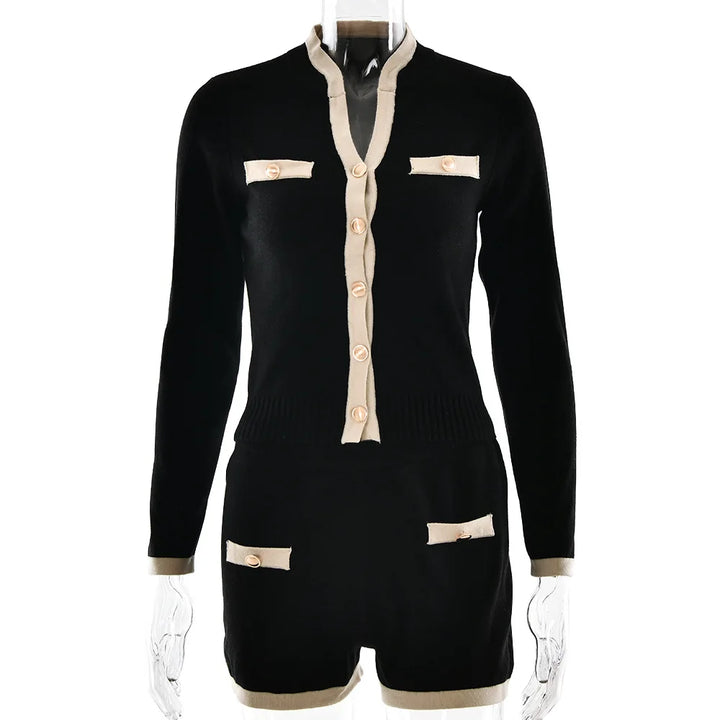 חליפת שני חלקים סרוגה בעיצוב קלאסי מחויט סריג ומכנסיים קצרים - אלנה