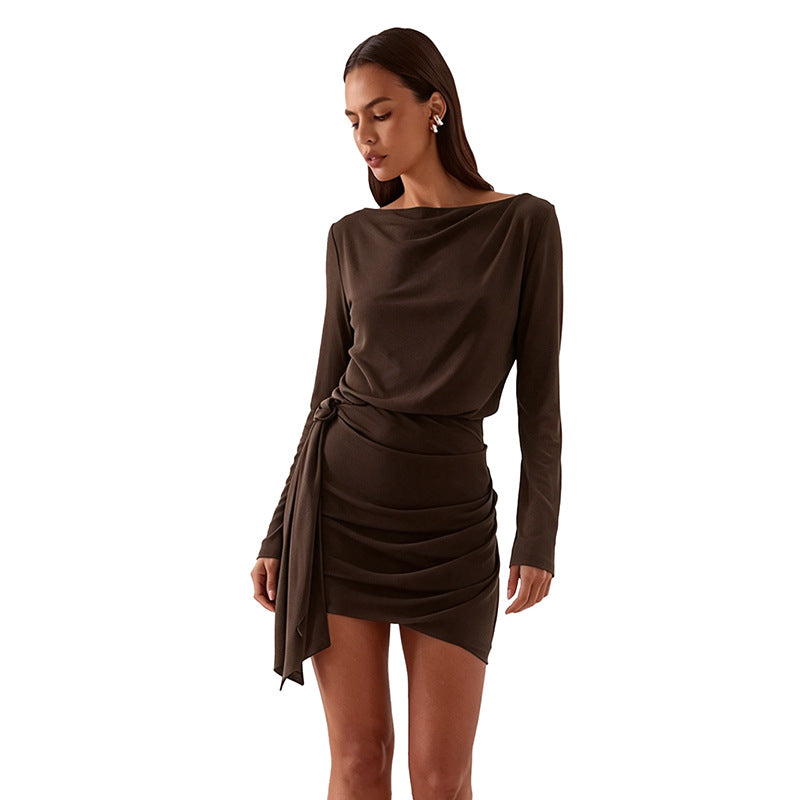 שמלת מיני צווארון סירה עם חצאית מכווצת אסימטרית - ROMA
