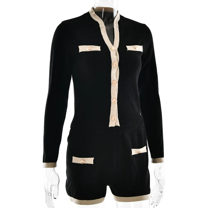 חליפת שני חלקים סרוגה בעיצוב קלאסי מחויט סריג ומכנסיים קצרים - אלנה