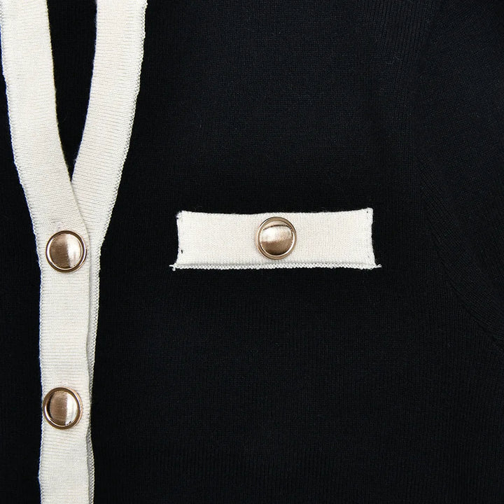 חליפת שני חלקים סרוגה בעיצוב קלאסי מחויט סריג ומכנסיים קצרים - אלנה