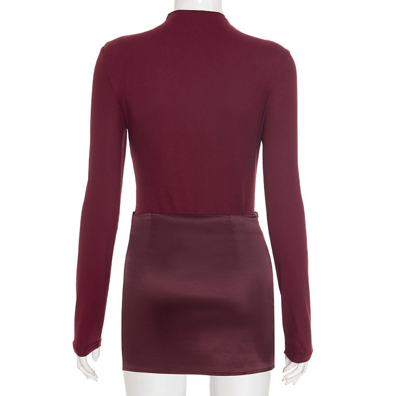 שמלת מיני בעיצוב בגד גוף חצאית סאטן - מיילה