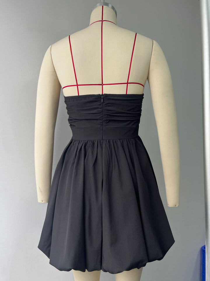 שמלת מיני סטרפלס בגזרת בלון בעיטור כפפות  - מיה