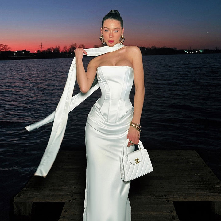 סט שני חלקים סאטן חצאית מקסי וטופ סטרפלס בעיטור צעיף תואם - Amori