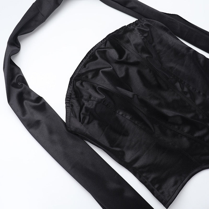 סט שני חלקים סאטן חצאית מקסי וטופ סטרפלס בעיטור צעיף תואם - Amori