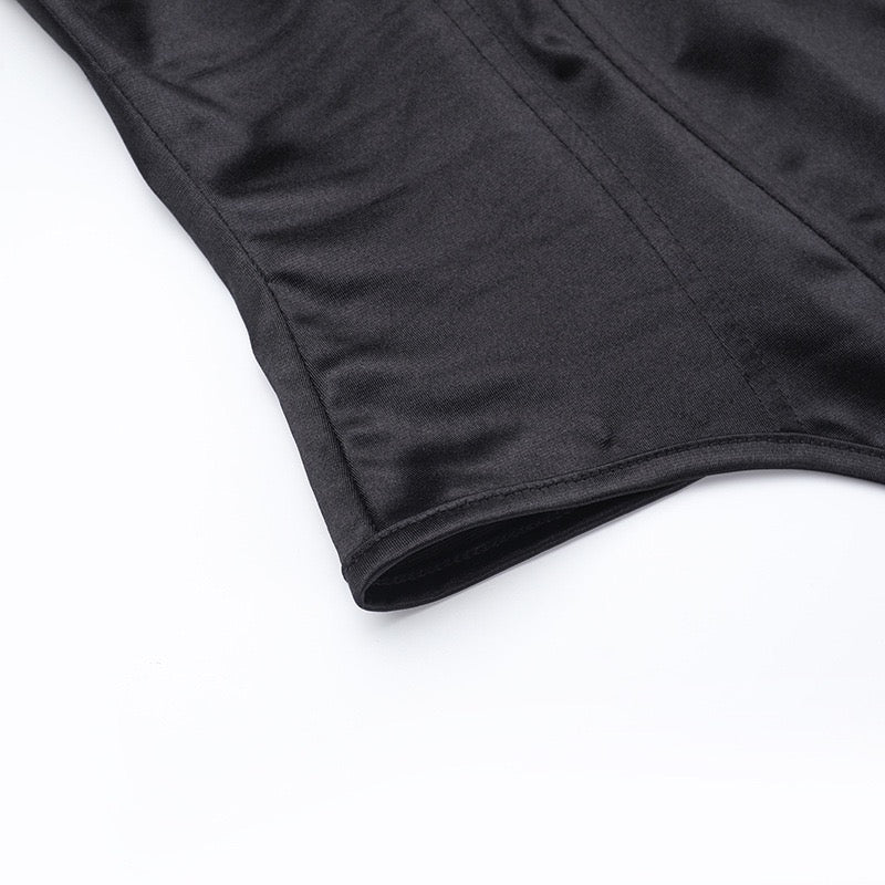 סט שני חלקים סאטן חצאית מקסי וטופ סטרפלס בעיטור צעיף תואם - Amori