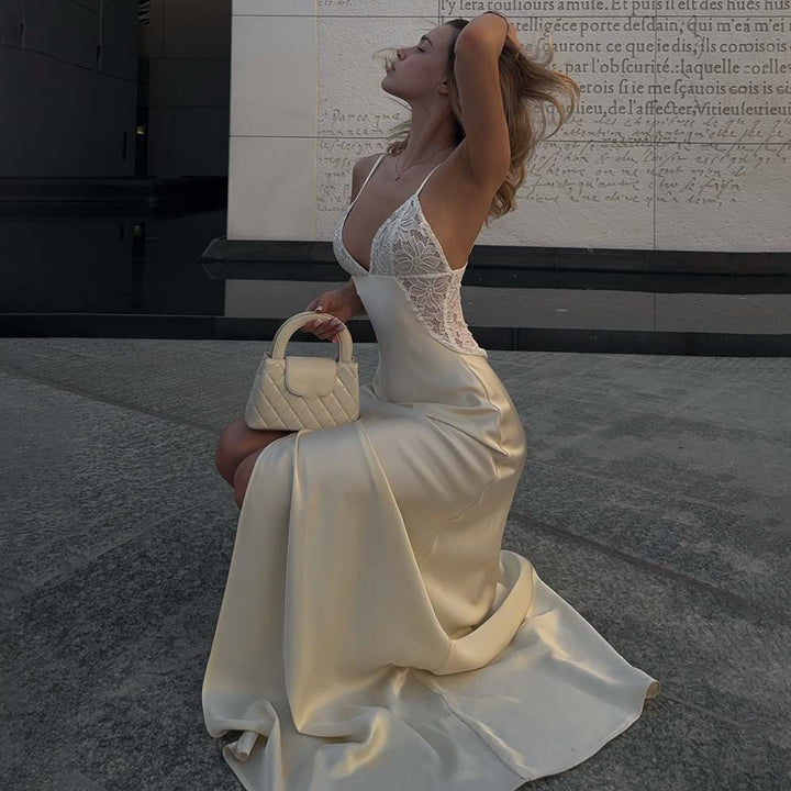 שמלת מקסי סאטן בעיצוב שסע ותחרה - אמורי