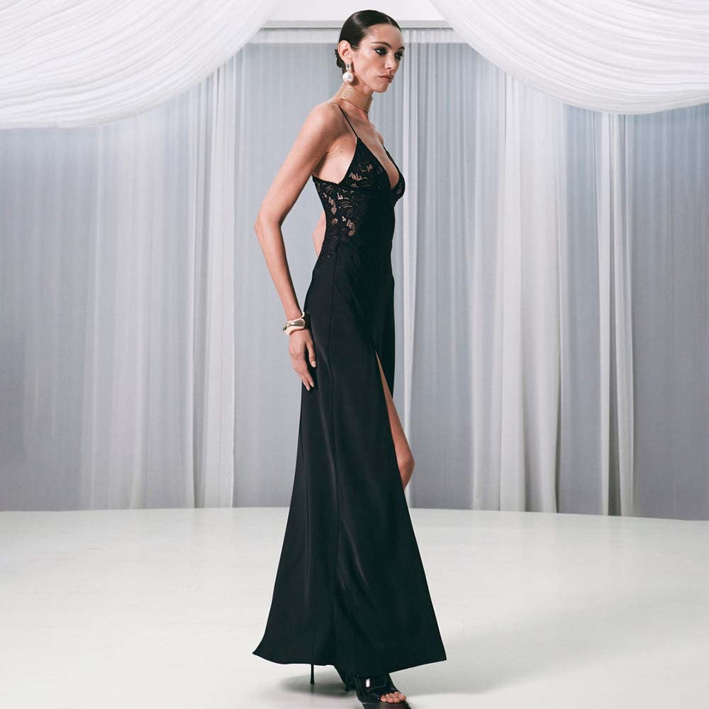 שמלת מקסי סאטן בעיצוב שסע ותחרה - אמורי