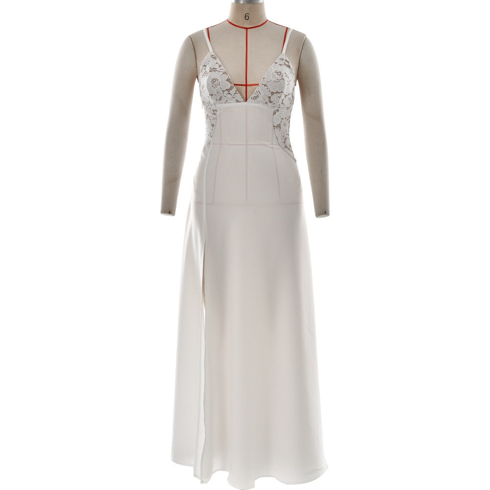 שמלת מקסי סאטן בעיצוב שסע ותחרה - אמורי