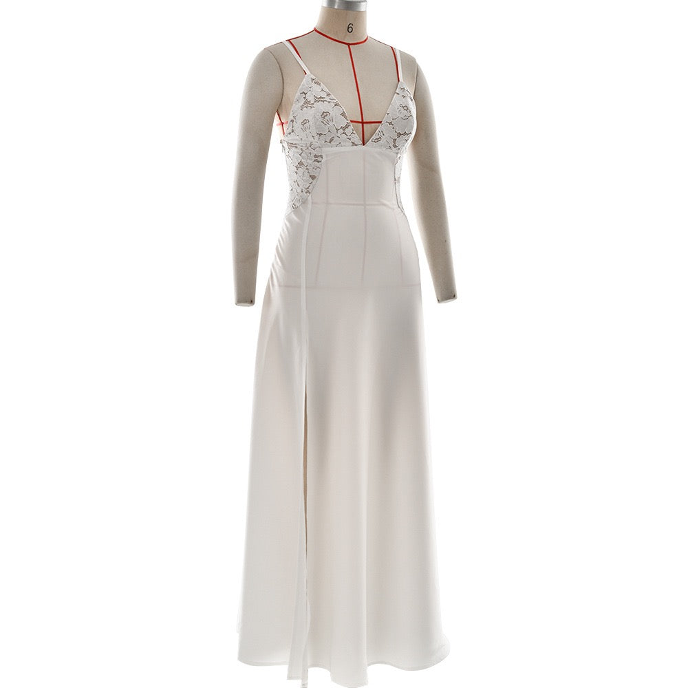 שמלת מקסי סאטן בעיצוב שסע ותחרה - אמורי