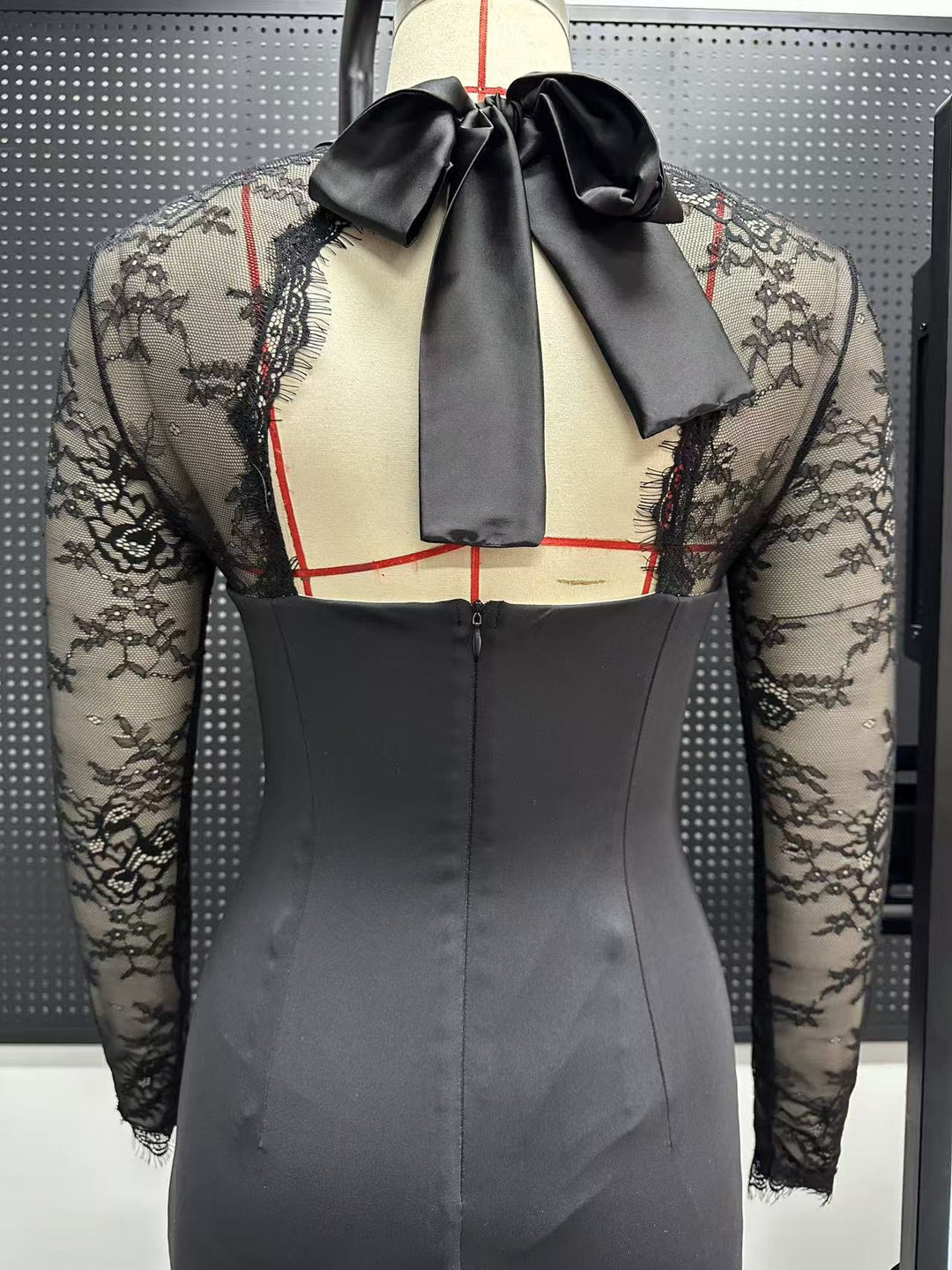 שמלת מקסי בעיטור תחרה - ILAY