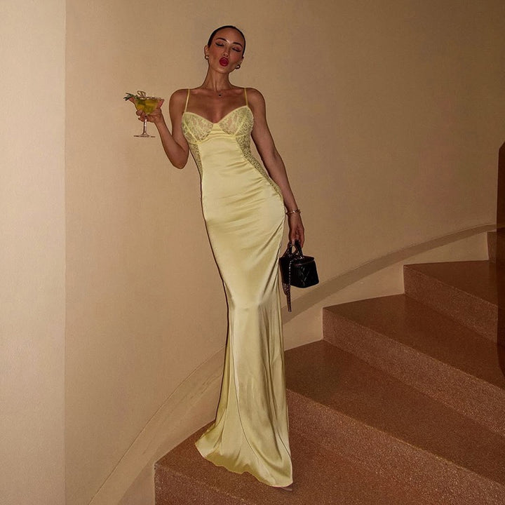 שמלת מקסי סאטן בעיצוב שסע ותחרה - מריאנה