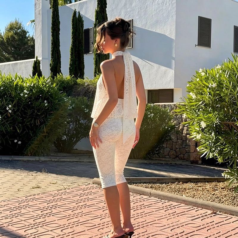 סט תחרה שני חלקים חולצת קשירה בעורך גב פתוח ארוכה ומכנסיי קאפרי - בקי