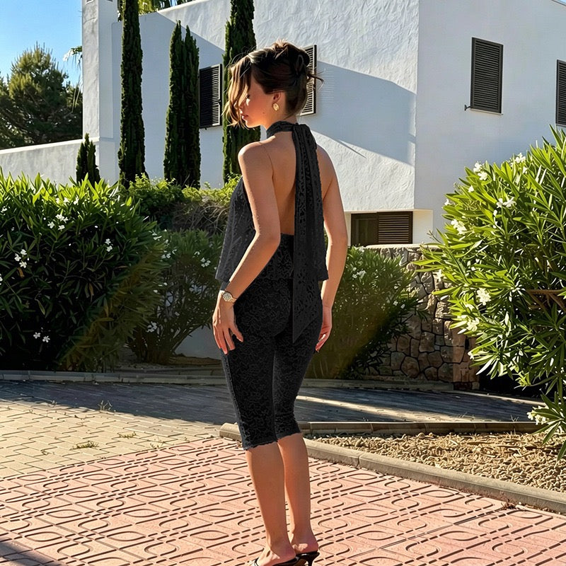 סט תחרה שני חלקים חולצת קשירה בעורך גב פתוח ארוכה ומכנסיי קאפרי - בקי