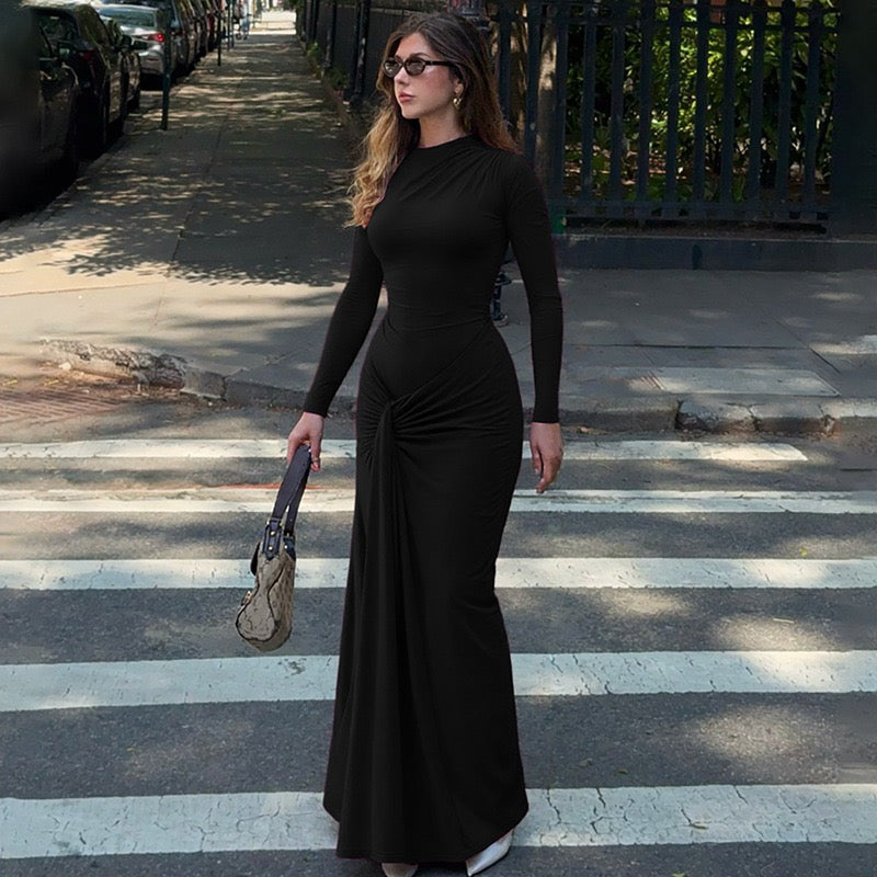 שמלת מקסי בעיצוב כיווצים קשירה בגב להצמדה במותן - הרמוסה