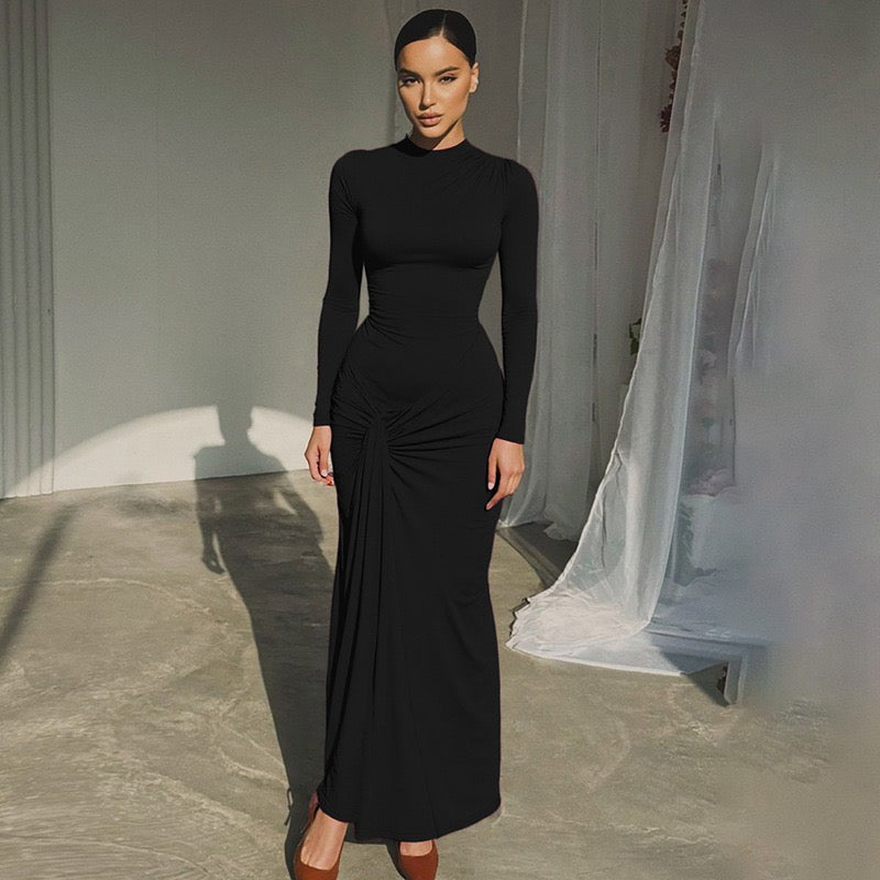 שמלת מקסי בעיצוב כיווצים קשירה בגב להצמדה במותן - הרמוסה