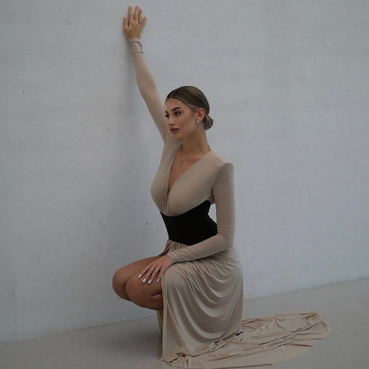 שמלת מקסי מחוך בעיצוב שסע וקיפולים מחשוף V גב פתוח - TANIR