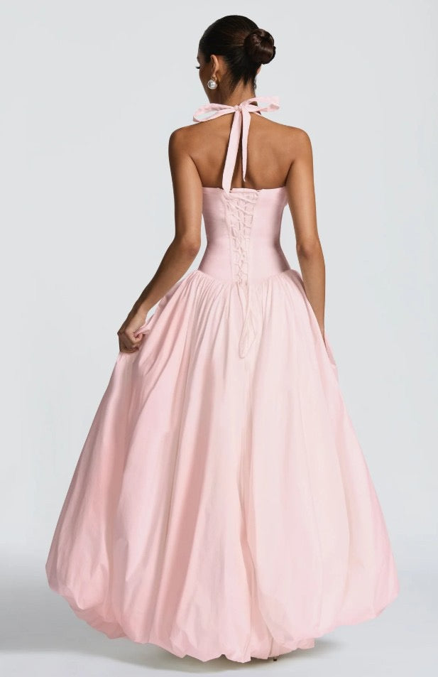 שמלת מקסי בלון בעיצוב שסע קשירה בעורף - ביאנקה