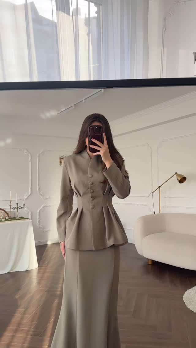 סט מחויט סאטן בלייזר וחצאית מקסי - SARA
