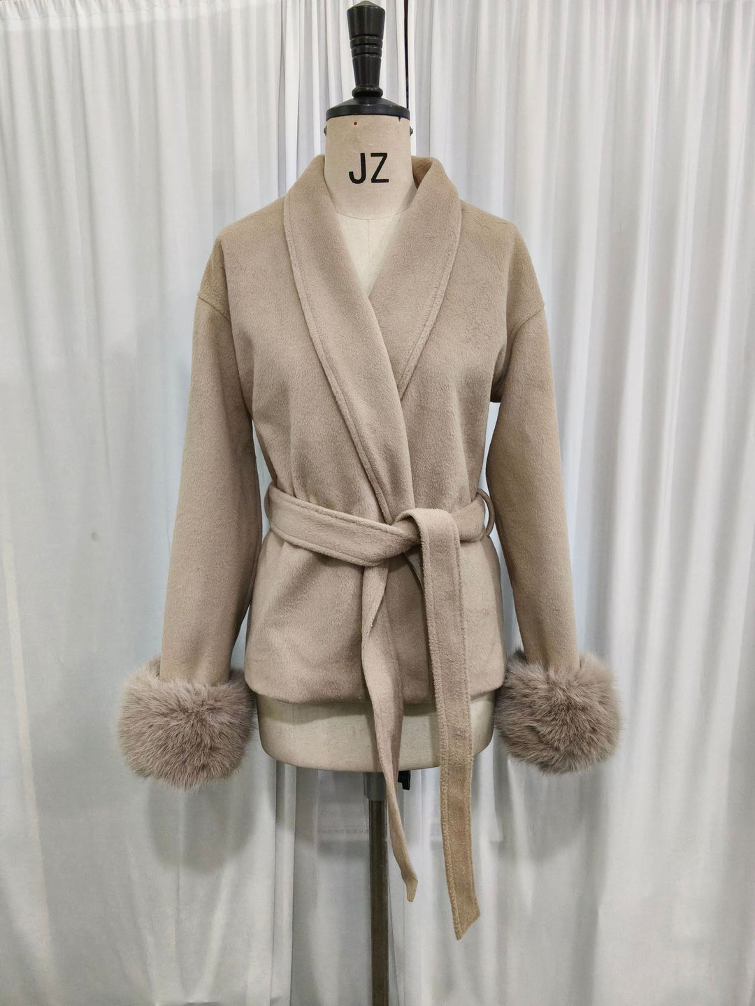 מעיל צמר בעיצוב פרווה סגירת קשירת חגורה - TONNY