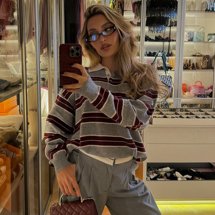 סוודר פסים בעיצוב צווארון פולו