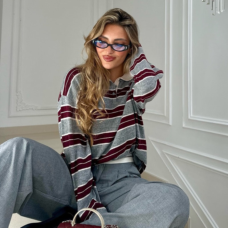 סוודר פסים בעיצוב צווארון פולו