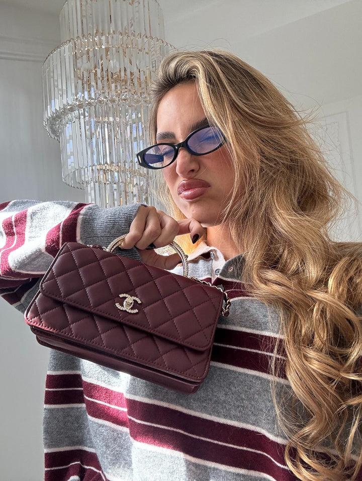 סוודר פסים בעיצוב צווארון פולו