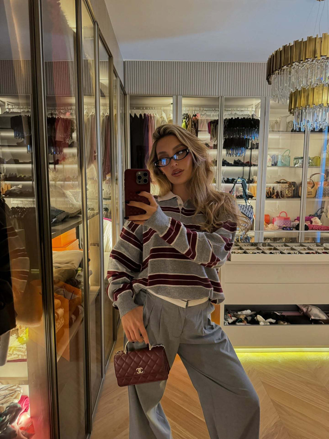 סוודר פסים בעיצוב צווארון פולו