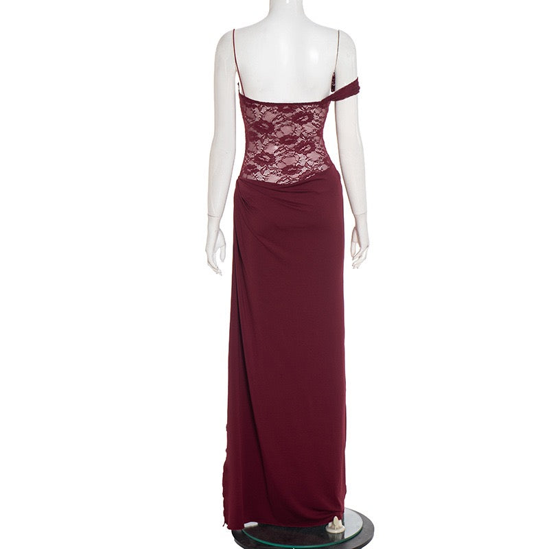 שמלת מקסי בעיצוב בגד גוף תחרה כתפיה נופלת - מרי