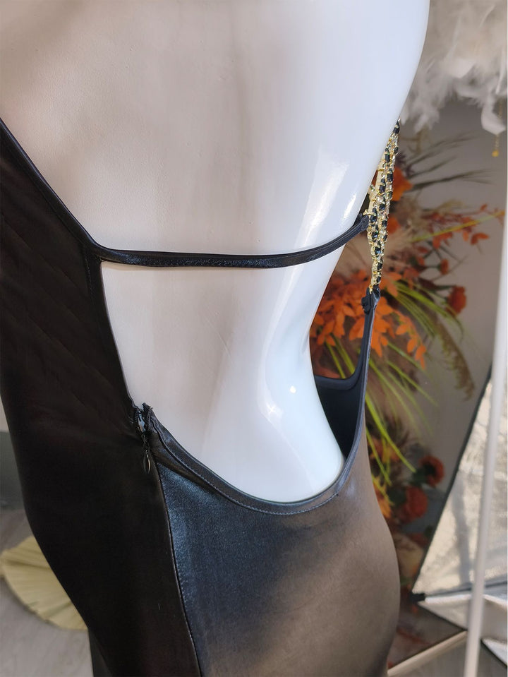 שמלת מקסי סאטן אלגנטית בעיצוב אבזם יהלומים בגב - רוקסניה