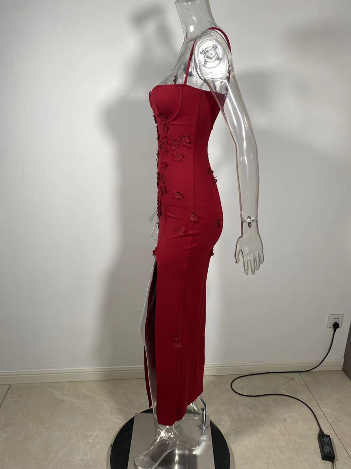 שמלת מקסי בעיצוב שסע בעיטור אפליקציות פרחים - קלריסה