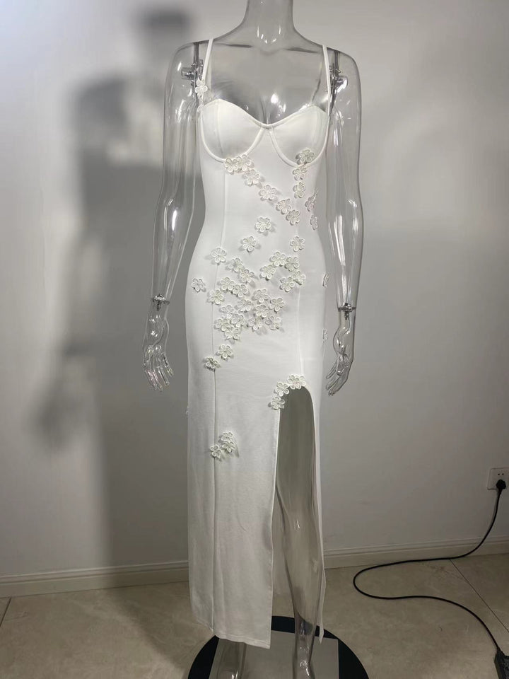 שמלת מקסי בעיצוב שסע בעיטור אפליקציות פרחים - קלריסה