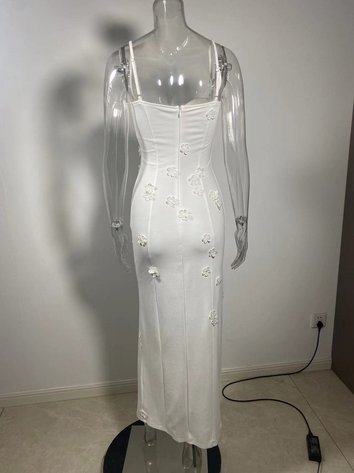 שמלת מקסי בעיצוב שסע בעיטור אפליקציות פרחים - קלריסה