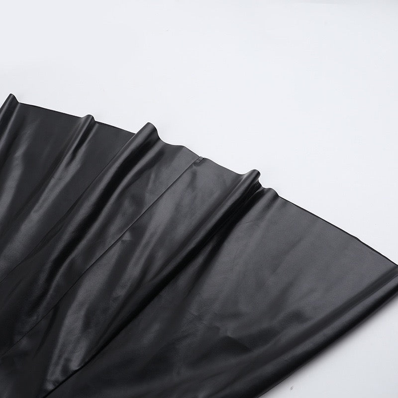 שמלת מיני דמוי עור בגזרת A - טום