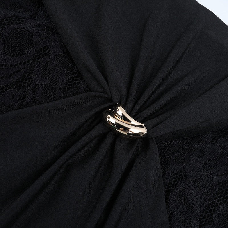 שמלת מיני תחרה בעיטור אבזמים - קורין