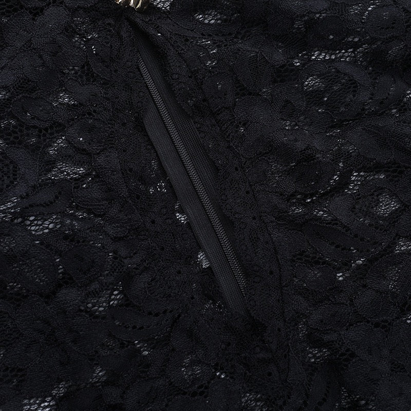 שמלת מיני תחרה בעיטור אבזמים - קורין