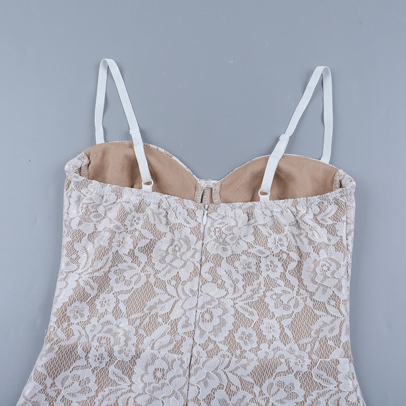 שמלת מקסי תחרה בעיצוב תחתית אטומה - מאריס