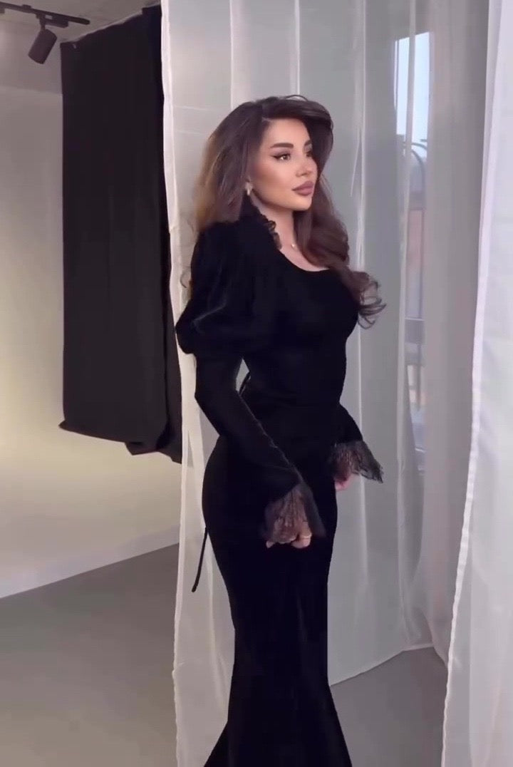 שמלת מקסי קטיפה בעיטור תחרה - ILIN
