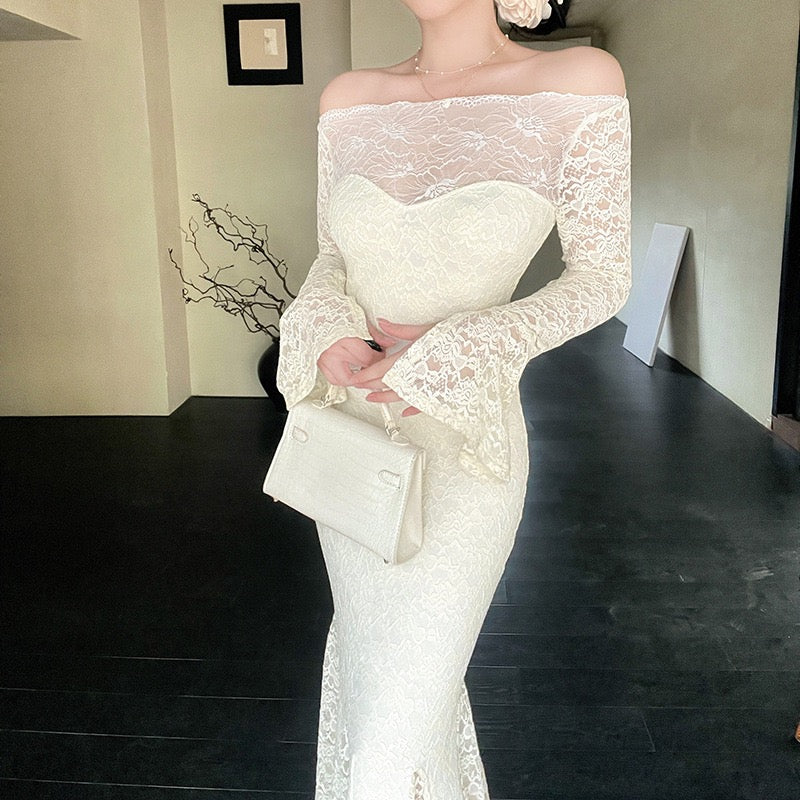 שמלת מקסי תחרה כתפיים חשופות בגזרת בת הים  - מיאל