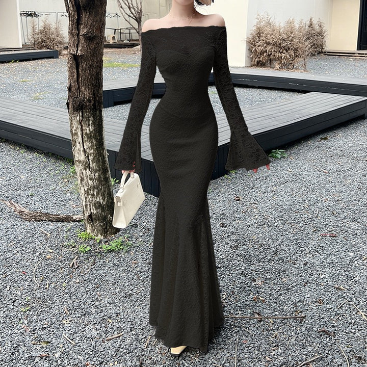 שמלת מקסי תחרה כתפיים חשופות בגזרת בת הים  - מיאל