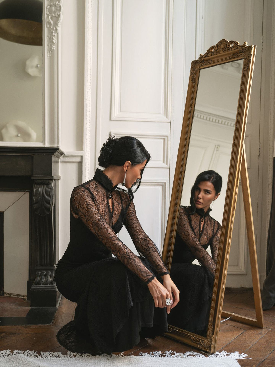 שמלת מקסי בעיטור תחרה צווארון גולף - נואר