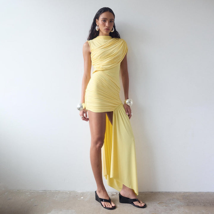 שמלת מיני כיווצים בעיצוב אסימטרי בעיטור שובל - ג'יי