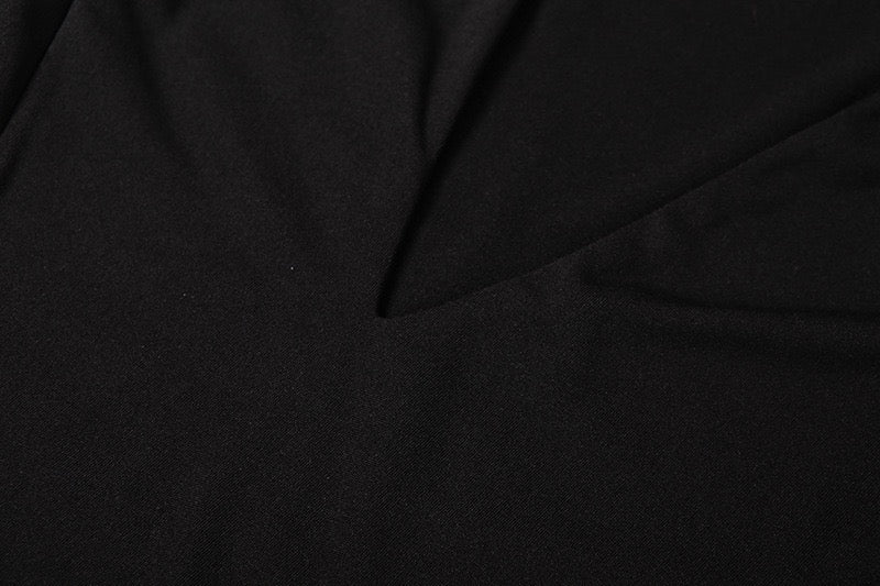 סט שני חלקים טופ וחצאית מיני בעיטור צעיף תואם - רוז