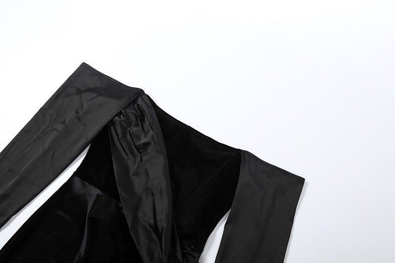 שמלת מקסי קטיפה בעיצוב כתפיים חשופות בעיטור סאטן - קאמיל