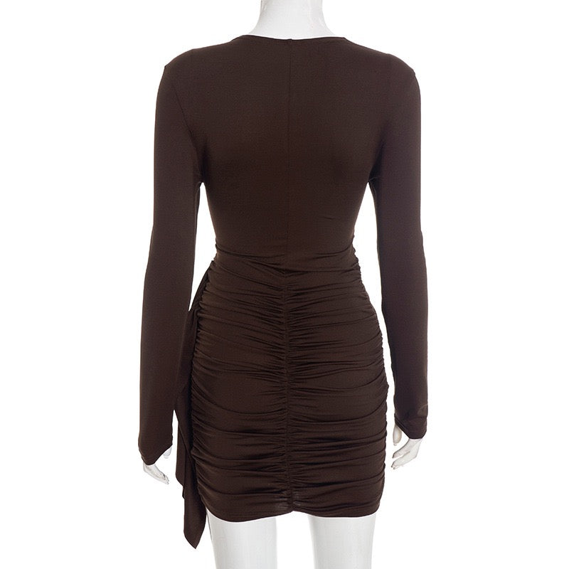 שמלת מיני בעיצוב כיווצים וקיפולים - נוי