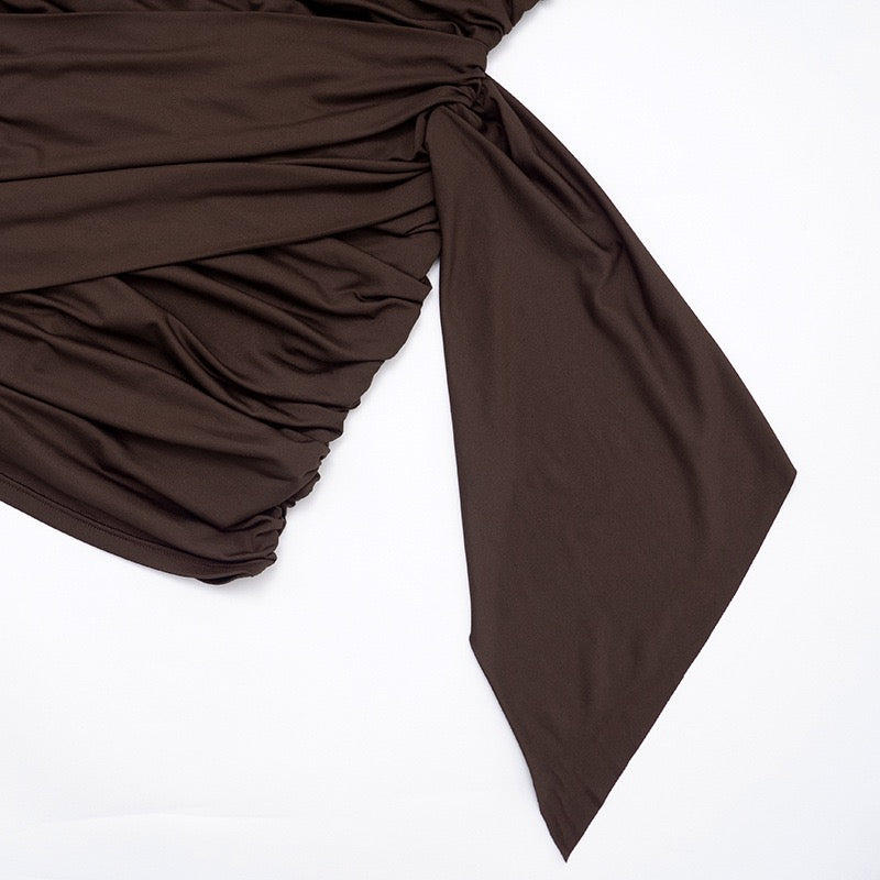 שמלת מיני בעיצוב כיווצים וקיפולים - נוי