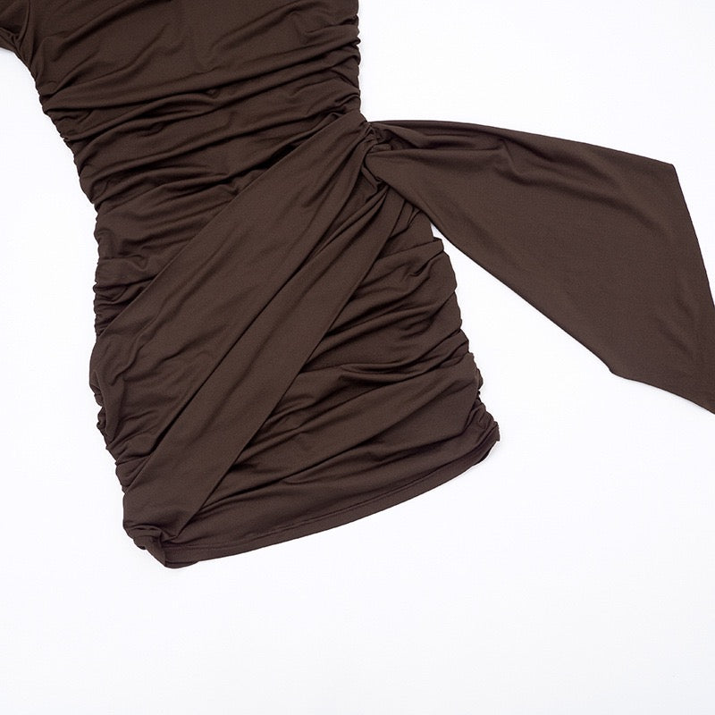 שמלת מיני בעיצוב כיווצים וקיפולים - נוי