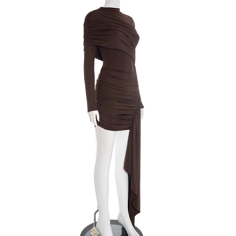 שמלת מיני בעיצוב כיווצים ושובל - דר