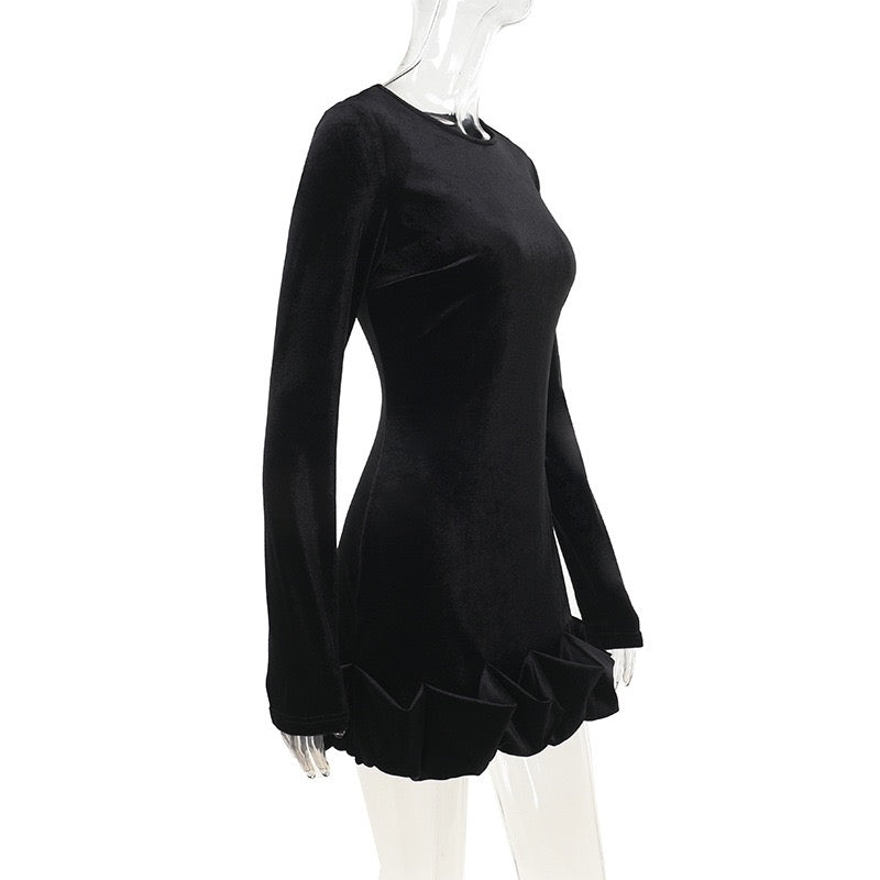 שמלת מיני קטיפה בעיצוב כיווצי בלון סאטן - ארגמן