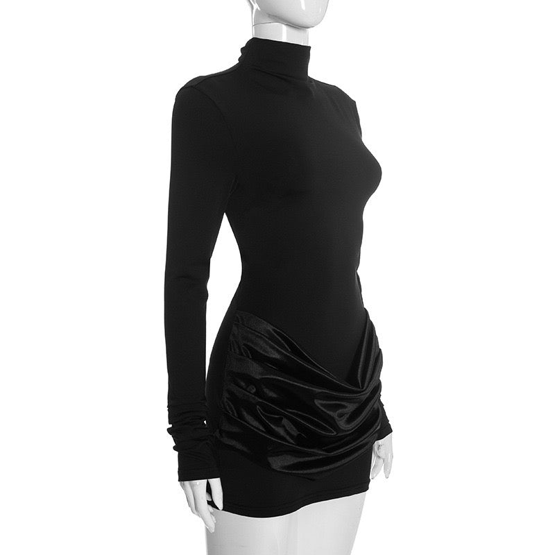 שמלת מיני גולף בעיצוב קיפולי סאטן - סאם